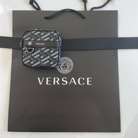 Authentic Versace Designer Belt Bags Leather - Picture 7 of 16